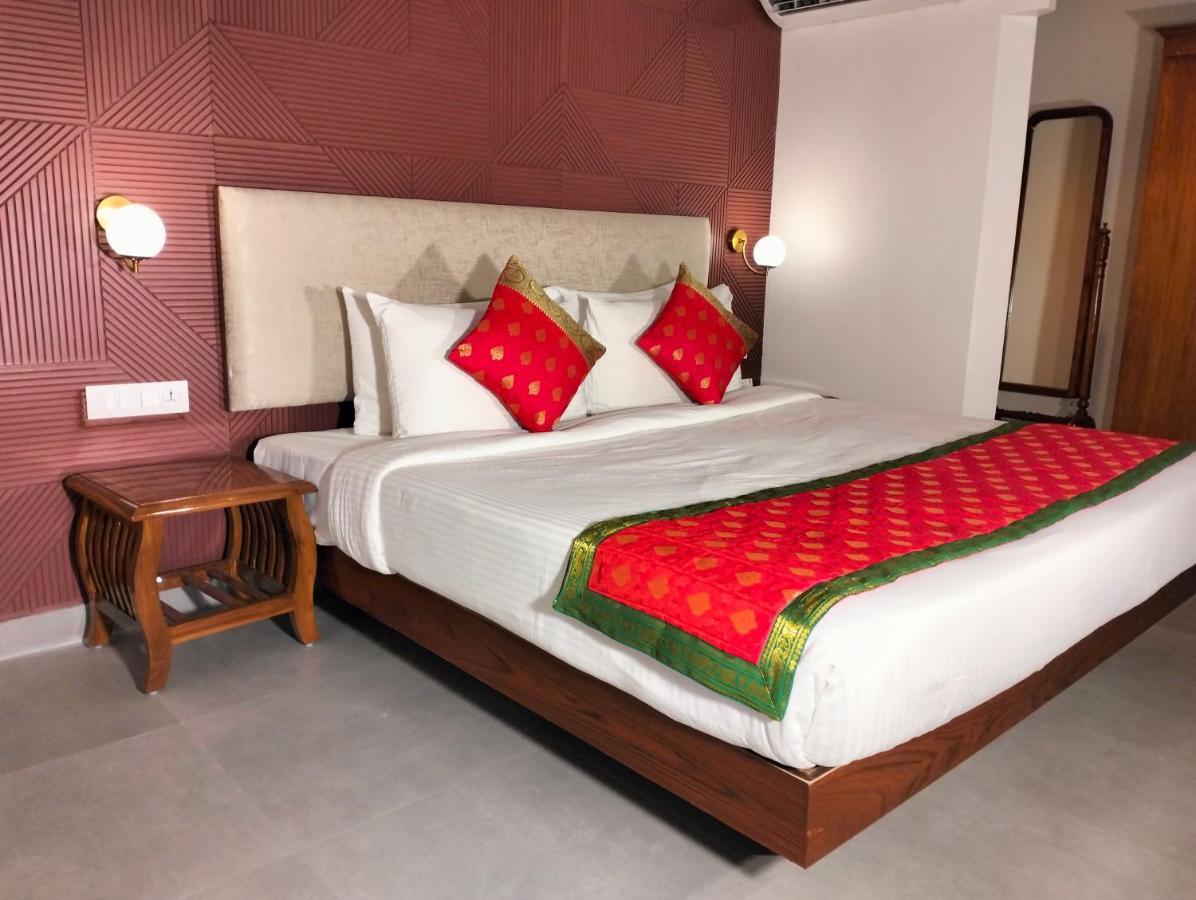 Fort Jadhavgadh -A Gadh Heritage Hotel Sasvad Экстерьер фото