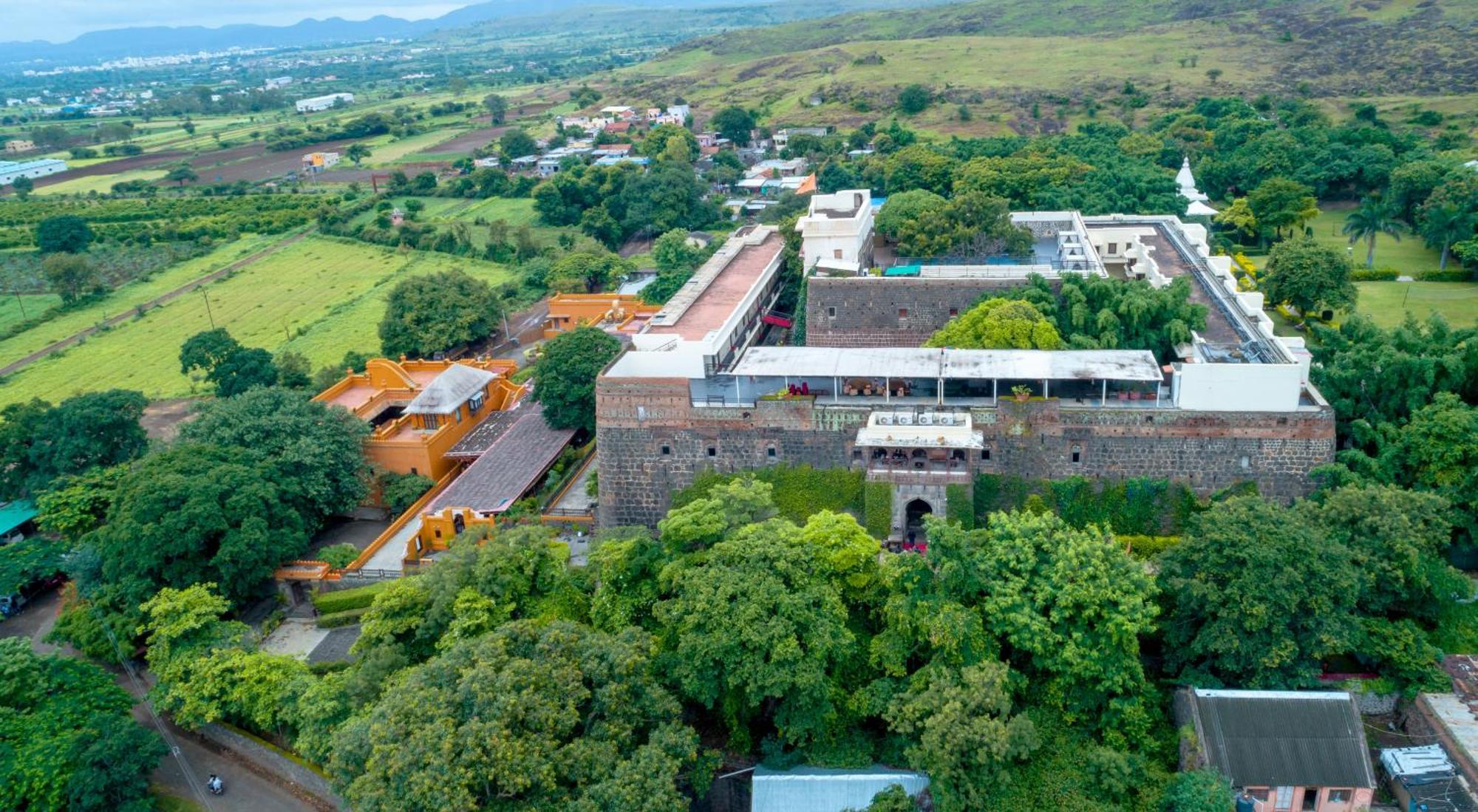 Fort Jadhavgadh -A Gadh Heritage Hotel Sasvad Экстерьер фото