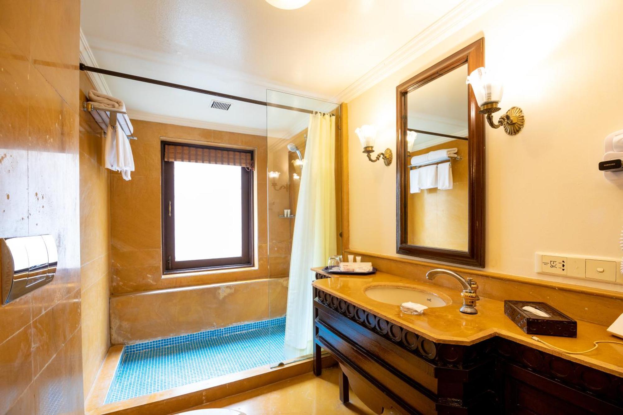 Fort Jadhavgadh -A Gadh Heritage Hotel Sasvad Экстерьер фото
