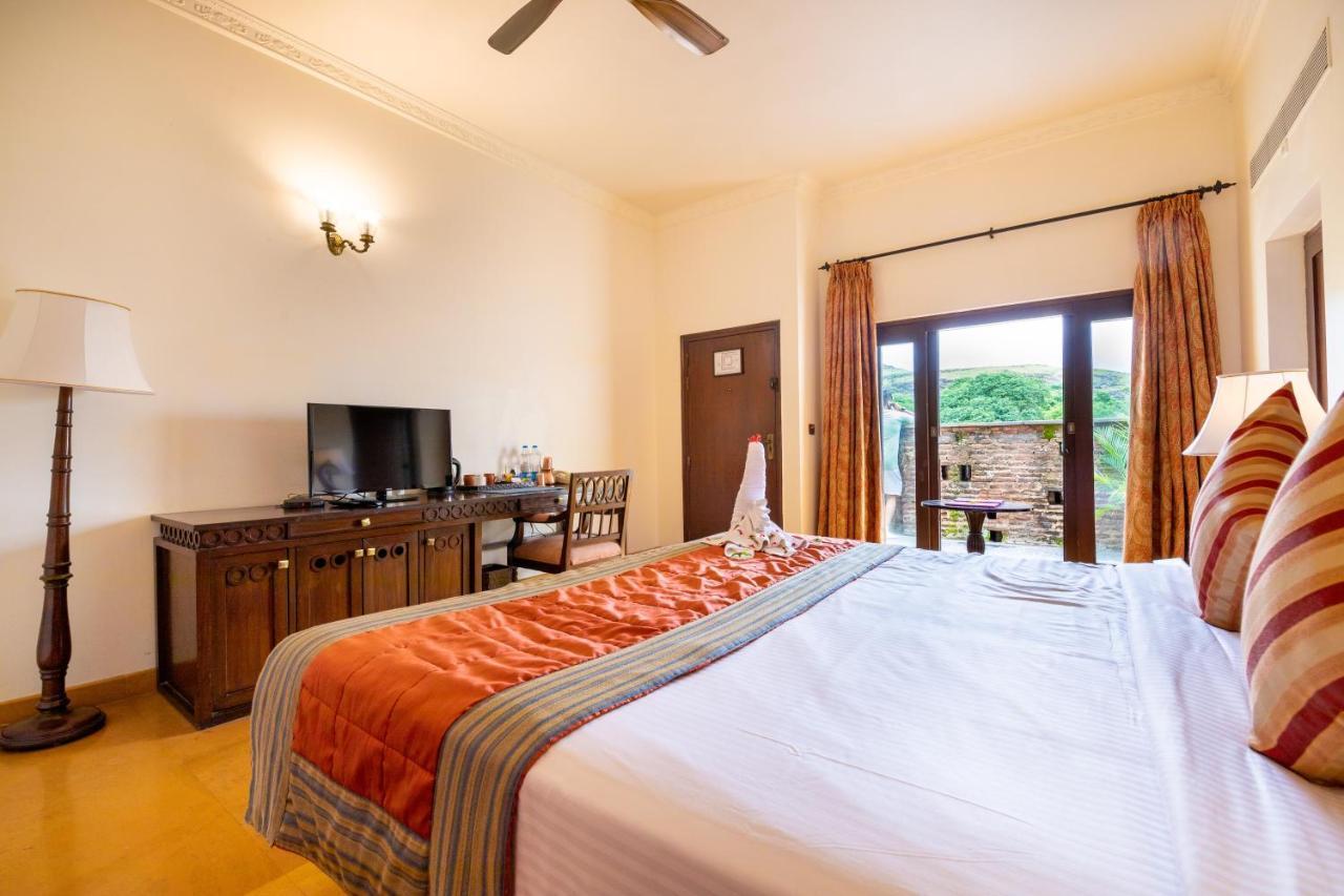 Fort Jadhavgadh -A Gadh Heritage Hotel Sasvad Экстерьер фото