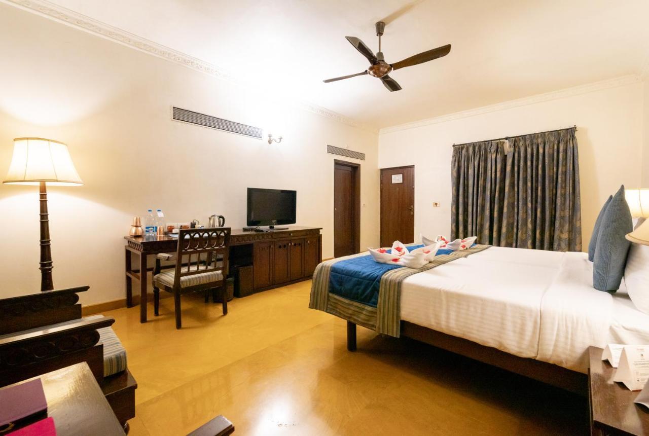 Fort Jadhavgadh -A Gadh Heritage Hotel Sasvad Экстерьер фото