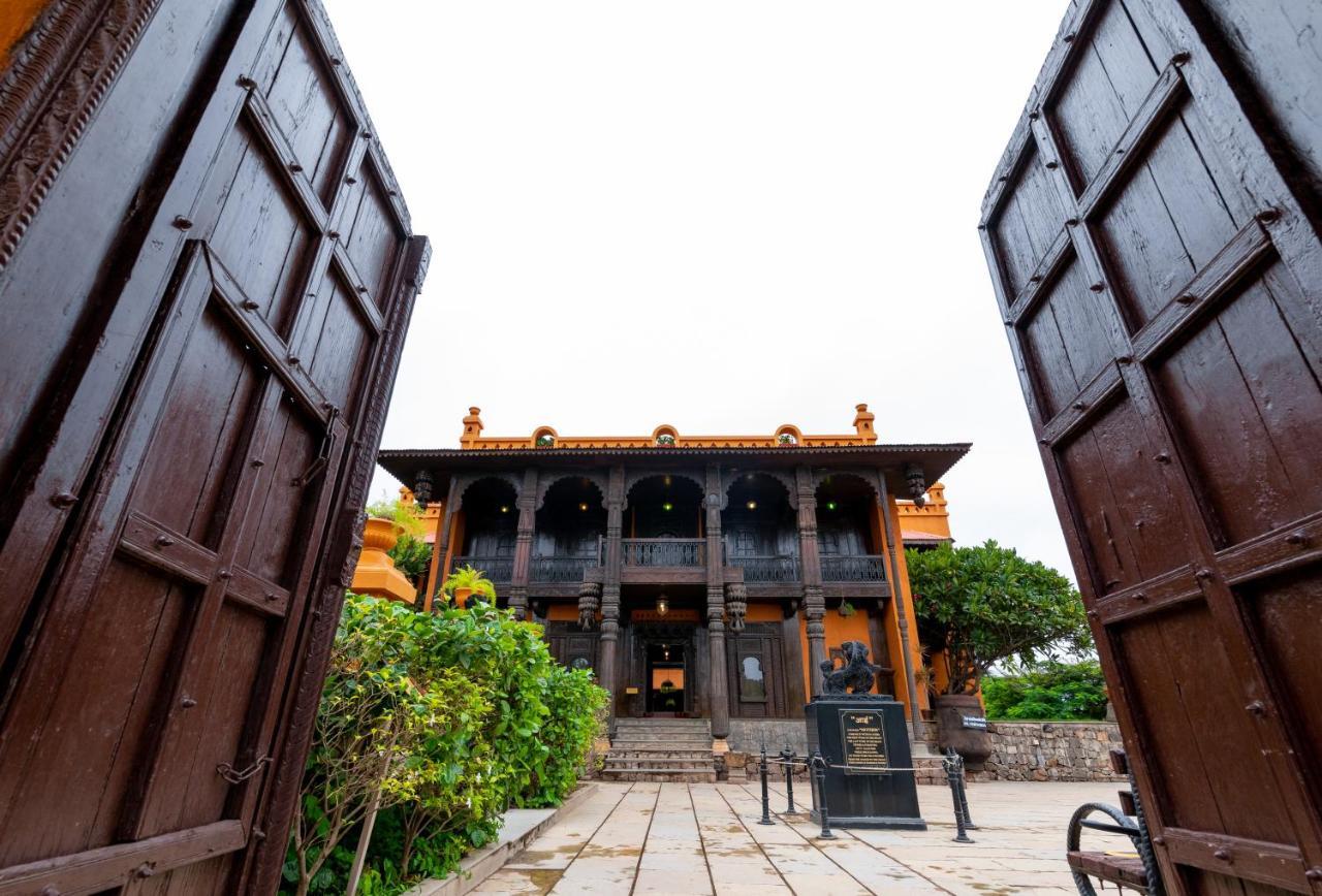 Fort Jadhavgadh -A Gadh Heritage Hotel Sasvad Экстерьер фото