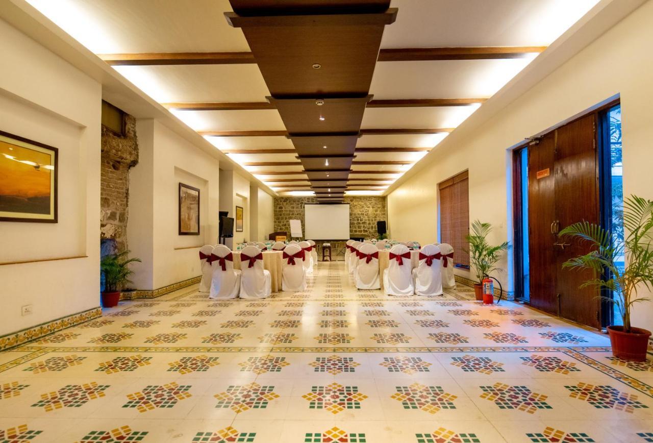 Fort Jadhavgadh -A Gadh Heritage Hotel Sasvad Экстерьер фото