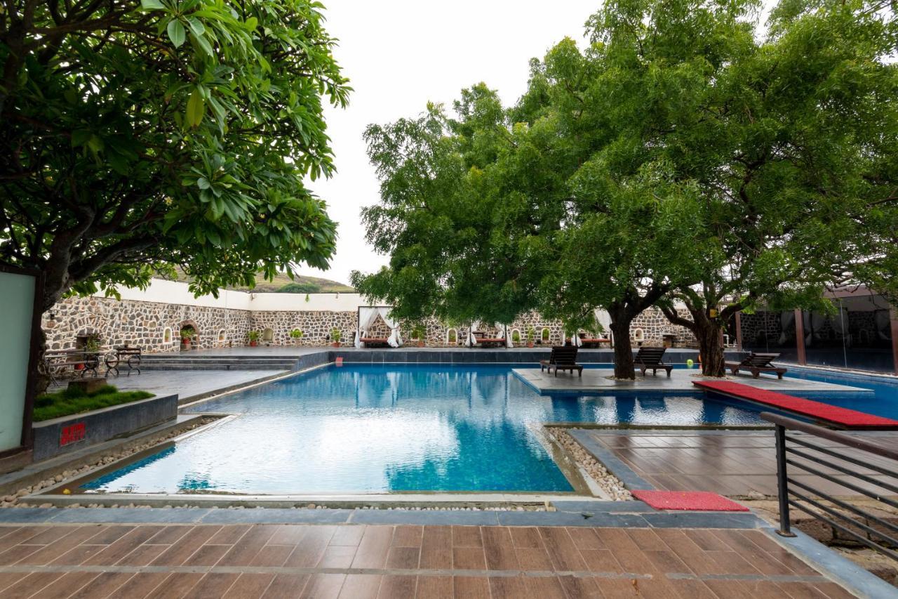 Fort Jadhavgadh -A Gadh Heritage Hotel Sasvad Экстерьер фото