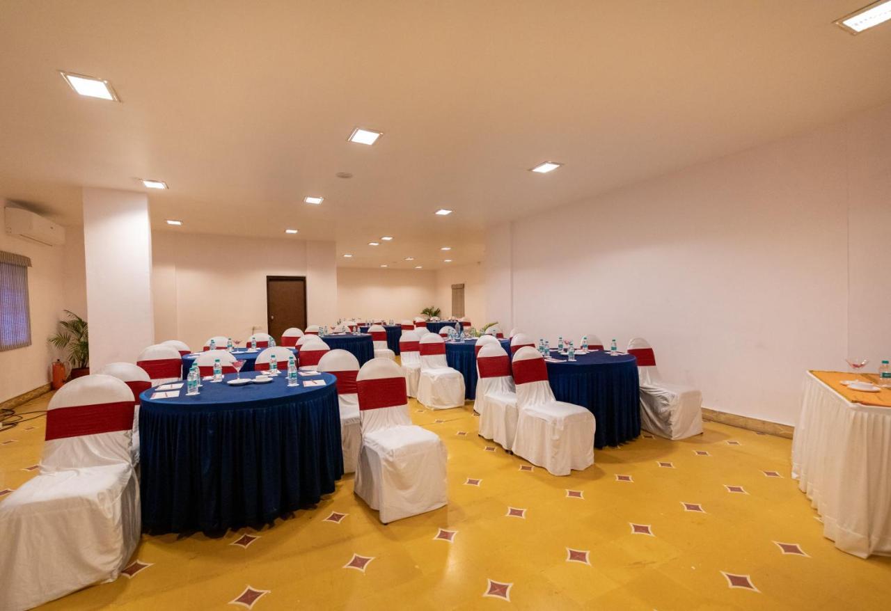 Fort Jadhavgadh -A Gadh Heritage Hotel Sasvad Экстерьер фото