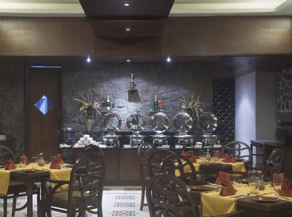 Fort Jadhavgadh -A Gadh Heritage Hotel Sasvad Экстерьер фото